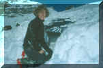Marie entre dans l'Igloo...